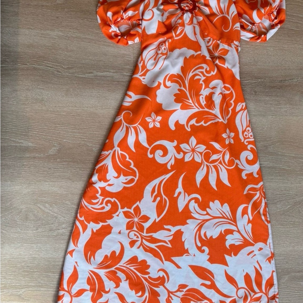 Style House Orange and White Floral Maxi Dress (Small)